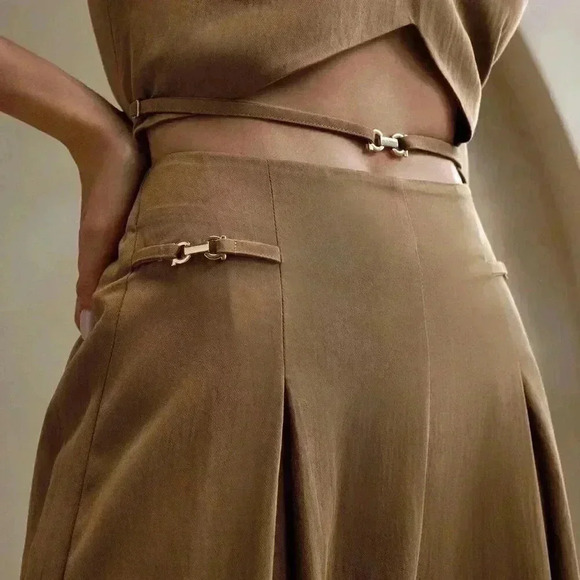 Khaki Sexy Women's Minimalist Style Chain Decor Sleeveless Top And Wide-Leg Pant - Picture 7 of 7